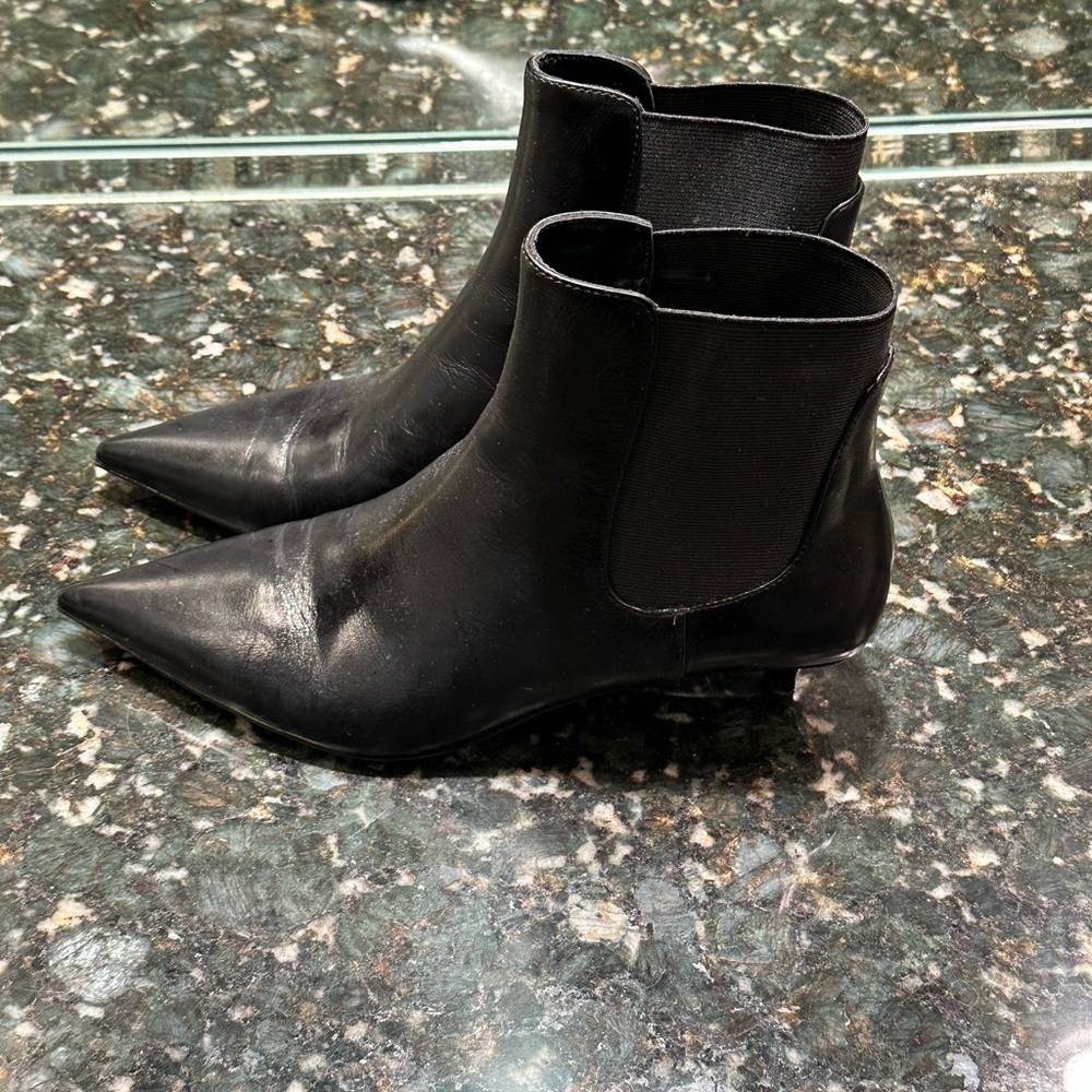 Massimo Dutti Sleek Black Ankle Booties - Picture 4 of 5